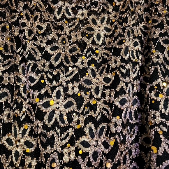 Gown - Picture 3 of 4